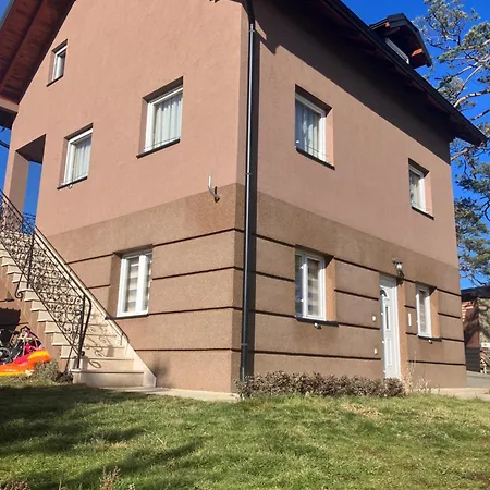 Pineta Apartment Dobroselica